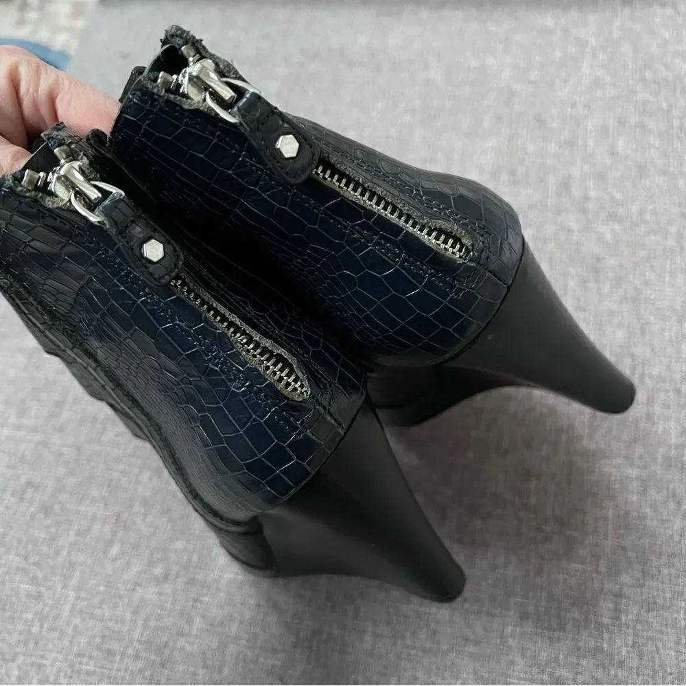 Rebecca Minkoff Sonny Embossed Peep Toe Wedge Booties Size 9 Navy Blue Black